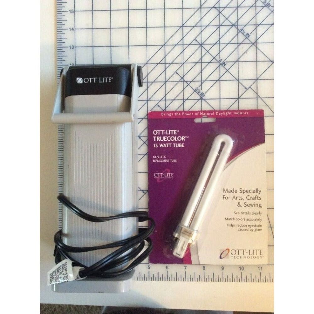 Ott-Lite w/replacement bulb B5